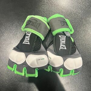Everlast Lime green and Black Womens‎ Kickboxing Boxing Cardio Gloves